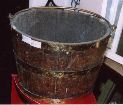 A peat bucket